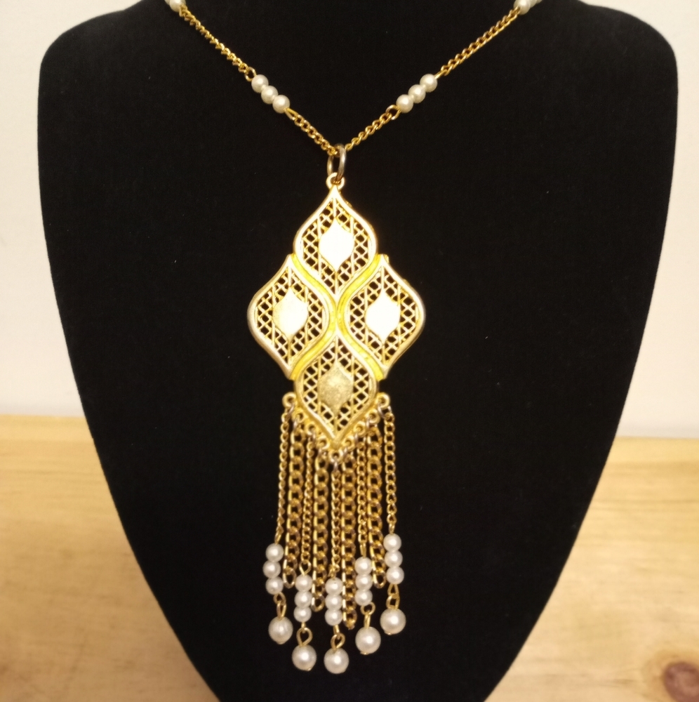 24inch Gold plated and Pearl Statement Necklace